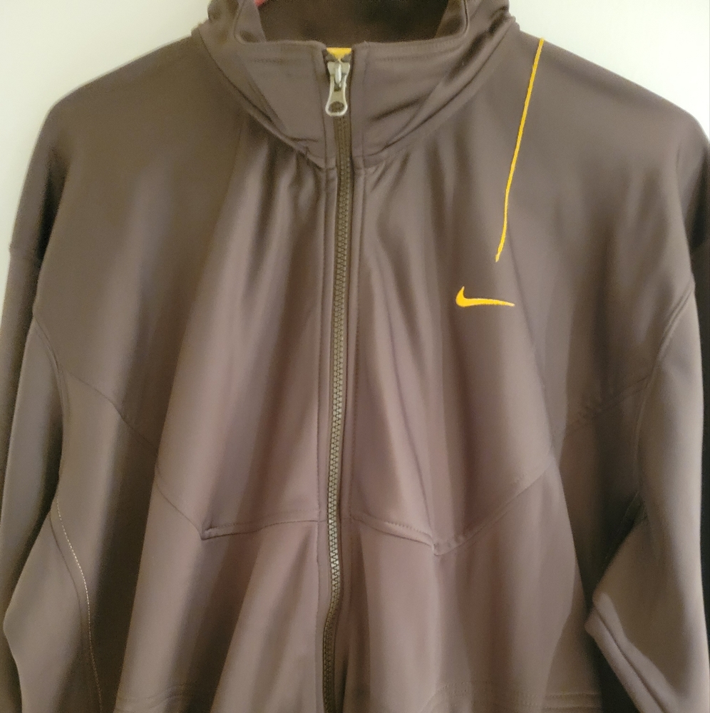 Nike vintage thermal jacket XL brown with yellow stitching on back gently used - Picture 1 of 3